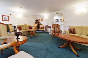 COMMUNAL LOUNGE- click for photo gallery